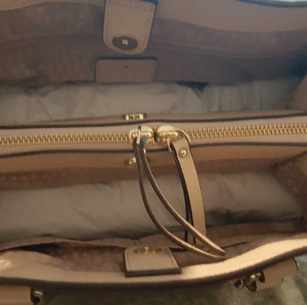 Purse - Picture 2 of 3